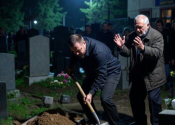 Сын настоял на эксгумации матери — и правда оказалась страшнее слухов