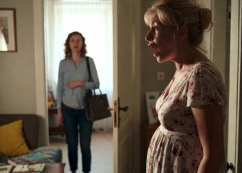 Свекровь хотела решать за мою беременность, но я выбрала ребёнка и свой дом