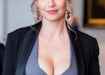 Проснулась без имени и адреса