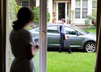 Муж назвал меня дармоедкой и заблокировал карту — моя забастовка быстро поставила его на место