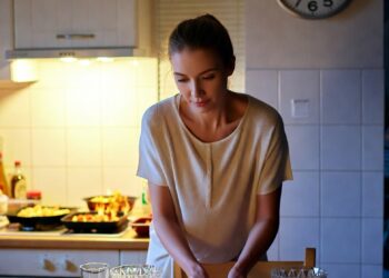 Моя квартира — мой Новый год: как один звонок поставил свекровь на место