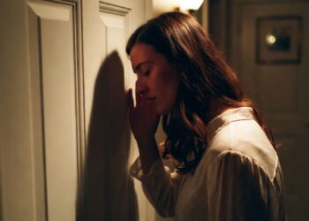 мой муж просит нашего сына пообещать ему