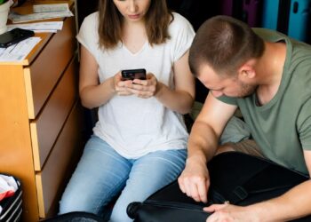 Шёпот по телефону и поездка без предупреждения