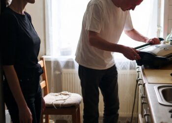 Свекровь хотела сменить замки в моей квартире — но вмешался участковый