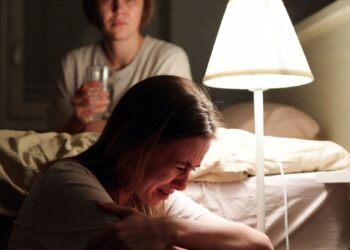 Мне стало тревожно за дочь — и один вечер изменил нашу семью