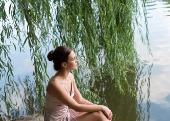 Не трогай меня! Отпусти! Не надо!