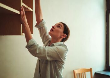 Меня отдали замуж в 19 и увезли в горы, но он оказался совсем не тем, кого я боялась