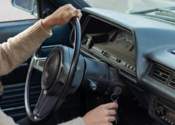 Отец подарил мне квартиру, и именно тогда семья мужа показала своё лицо