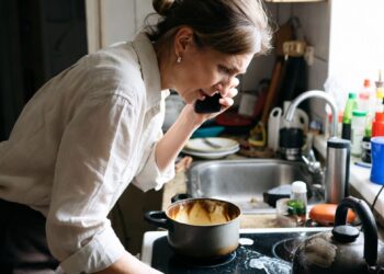 Когда сын попросил денег на чужой праздник, а мать сказала «нет»