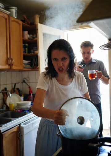 Продолжение истории: «Никаких гостей! Передай маме, пусть ищет другую дуру для готовки на её юбилей! Всё отменяется»