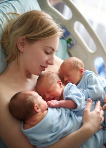 Тройня. Ночь. Кабинет генерального директора