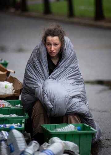 Одноклассница, которую я любил, оказалась на дне