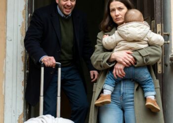 Мама решила вскрыть мою квартиру — но камера всё записала