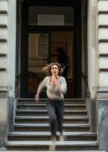 Меня называли обузой, пока не раздался звонок в дверь