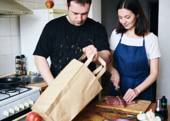 Муж хотел отдать сестре наши деньги на свадьбу, но получил жёсткий отказ