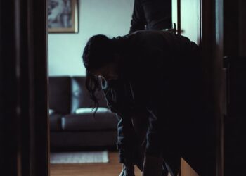 Свекровь решила отдать квартиру Лене — но у меня было завещание