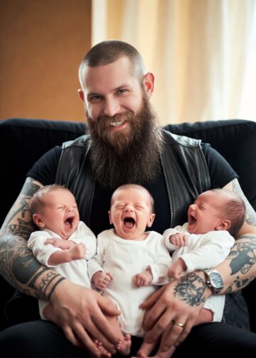 Трое малышей и чужой отец