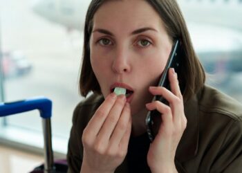 Муж сказал, что моя мать ему не семья, но за столом быстро стало не до гордости