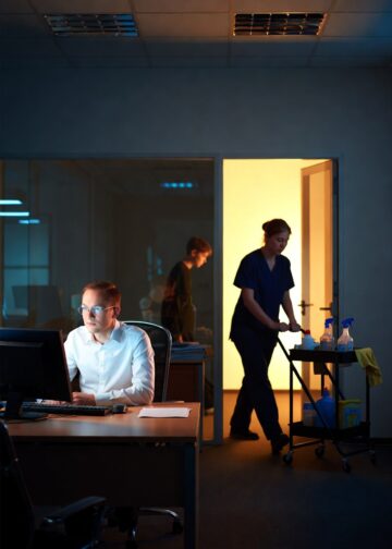 Он оттолкнул моего отца, и я всё поняла