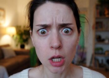 Муж хотел продать мою квартиру ради дома своей семьи