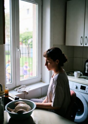 Я приютила соседку с ребёнком, а потом они исчезли