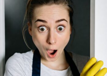 Жена на час услышала странный шум