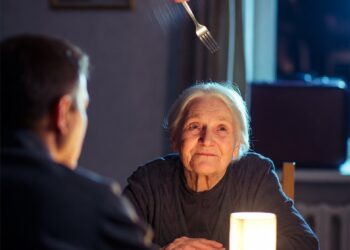 Я прилетел к матери после падения…