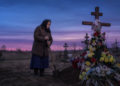 Она раскопала могилу своего ребёнка