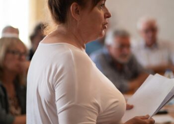 Свекровь принесла на семейный праздник тест ДНК