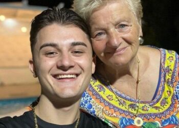 17-летний парень женился на 76-летней женщине