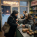 В очереди в магазине я заплатила за старушку, а она тихо прошептала