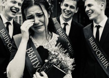 Прошло 10 лет после той страшной ночи в подвале, которая произошла сразу после выпускного