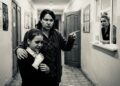 — Убери деревянные пальцы от клавиатуры